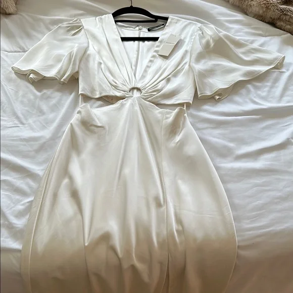 flower dress flowy FLOWY SHORT SLEEVE MIDI DRESS main image 1